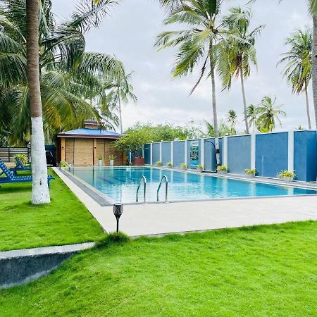 Nilaveli Hybrid Holiday Hotel Bagian luar foto