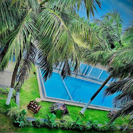 Nilaveli Hybrid Holiday Hotel Bagian luar foto
