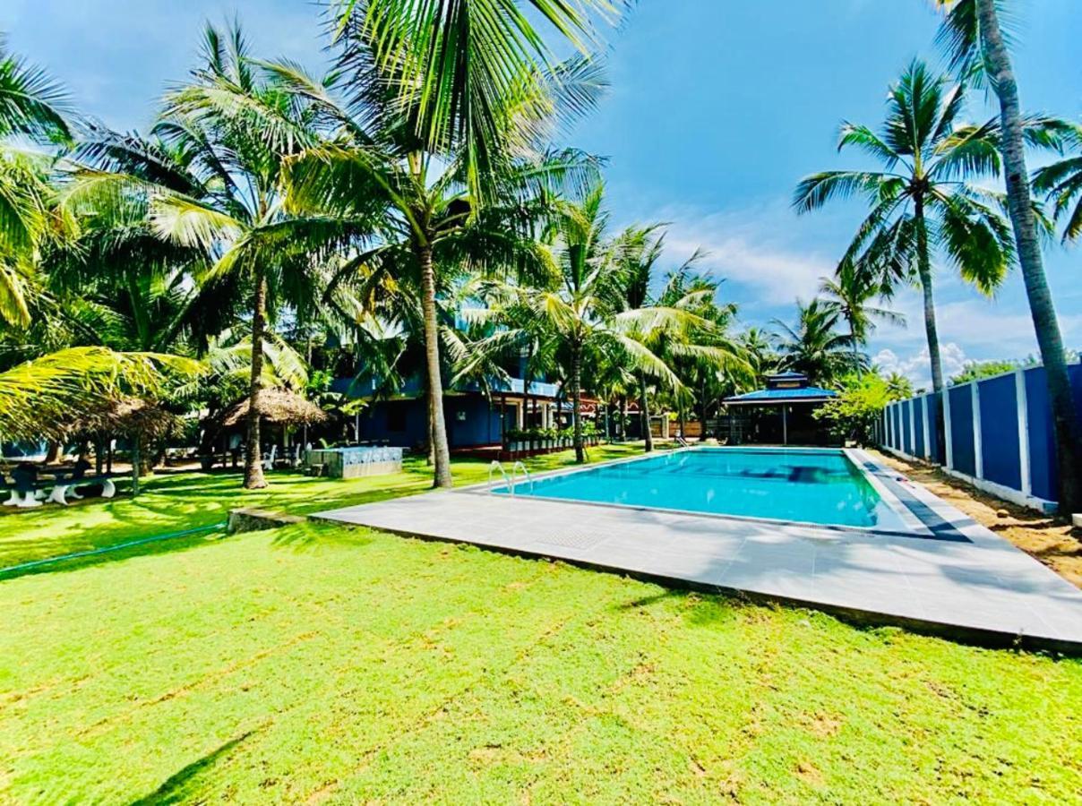 Nilaveli Hybrid Holiday Hotel Bagian luar foto