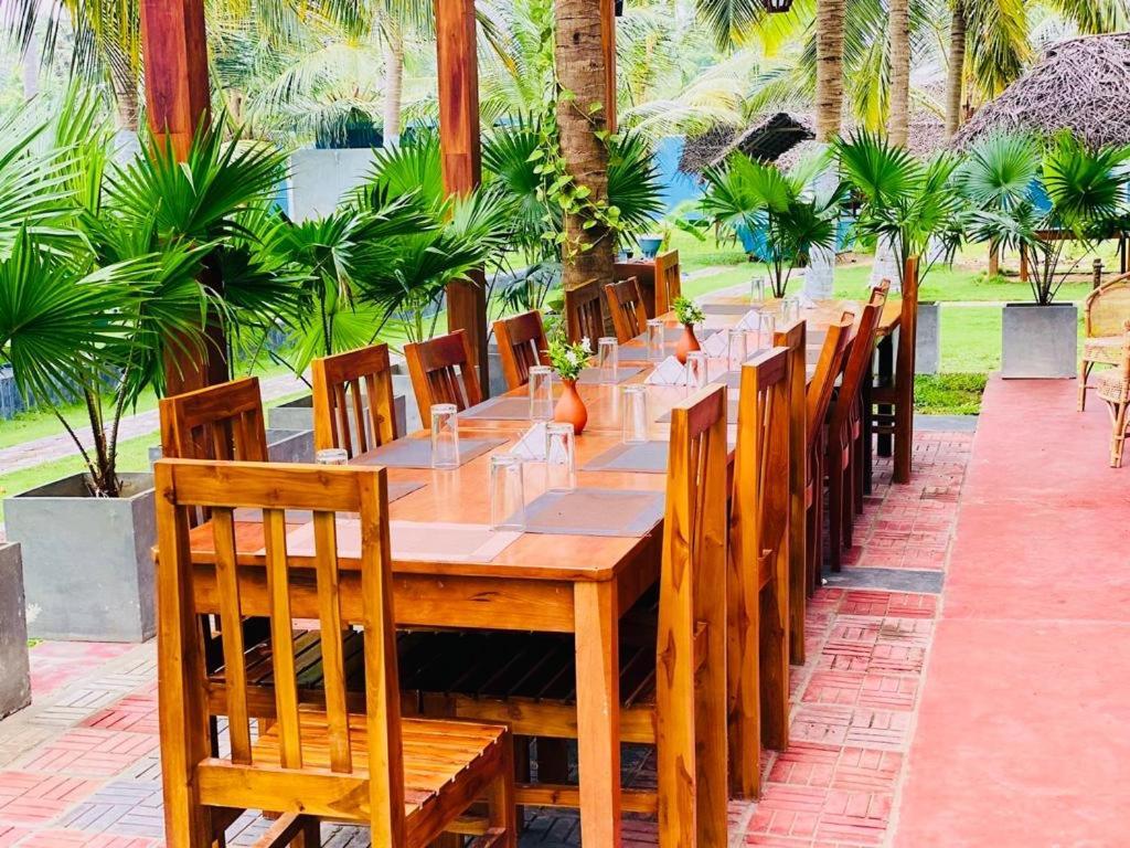 Nilaveli Hybrid Holiday Hotel Bagian luar foto