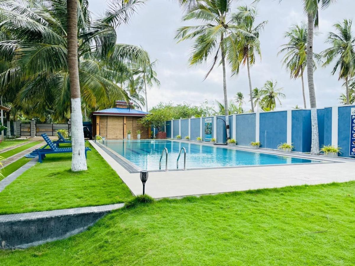 Nilaveli Hybrid Holiday Hotel Bagian luar foto
