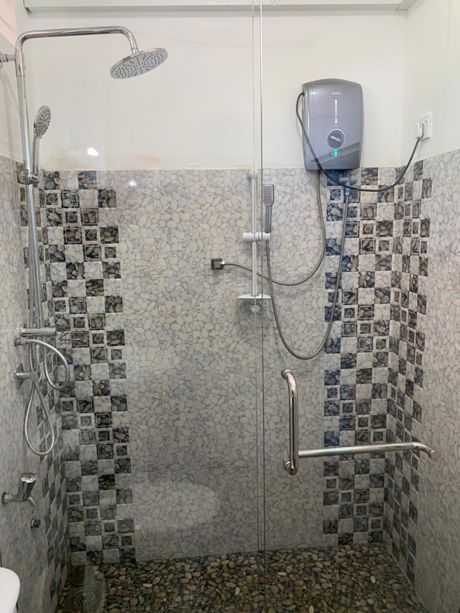 Nilaveli Hybrid Holiday Hotel Bagian luar foto